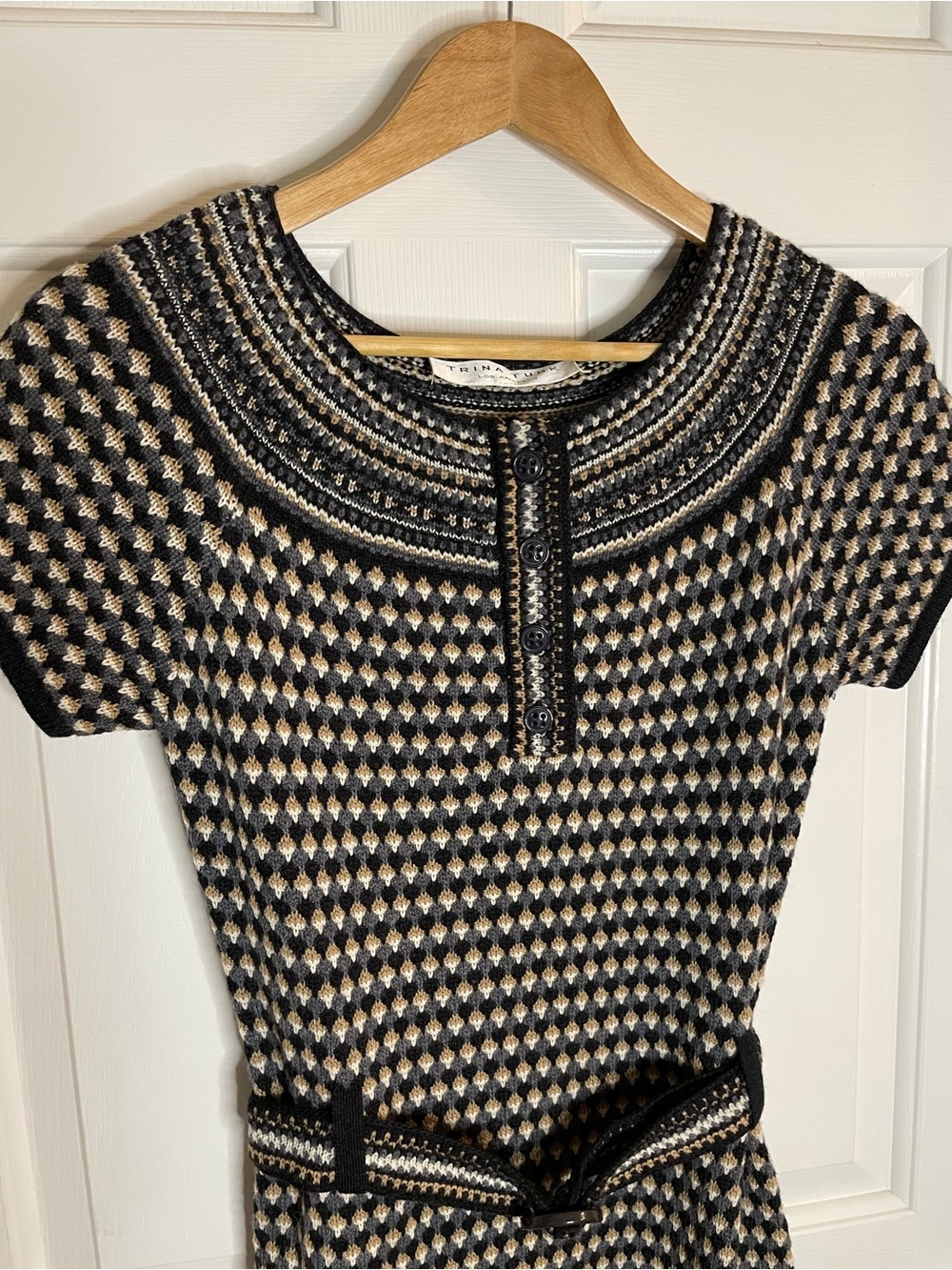 Trina Turk Black and Cream Knit Midi Dress with Belt Merino Wool Size Small - Picture 4 of 7